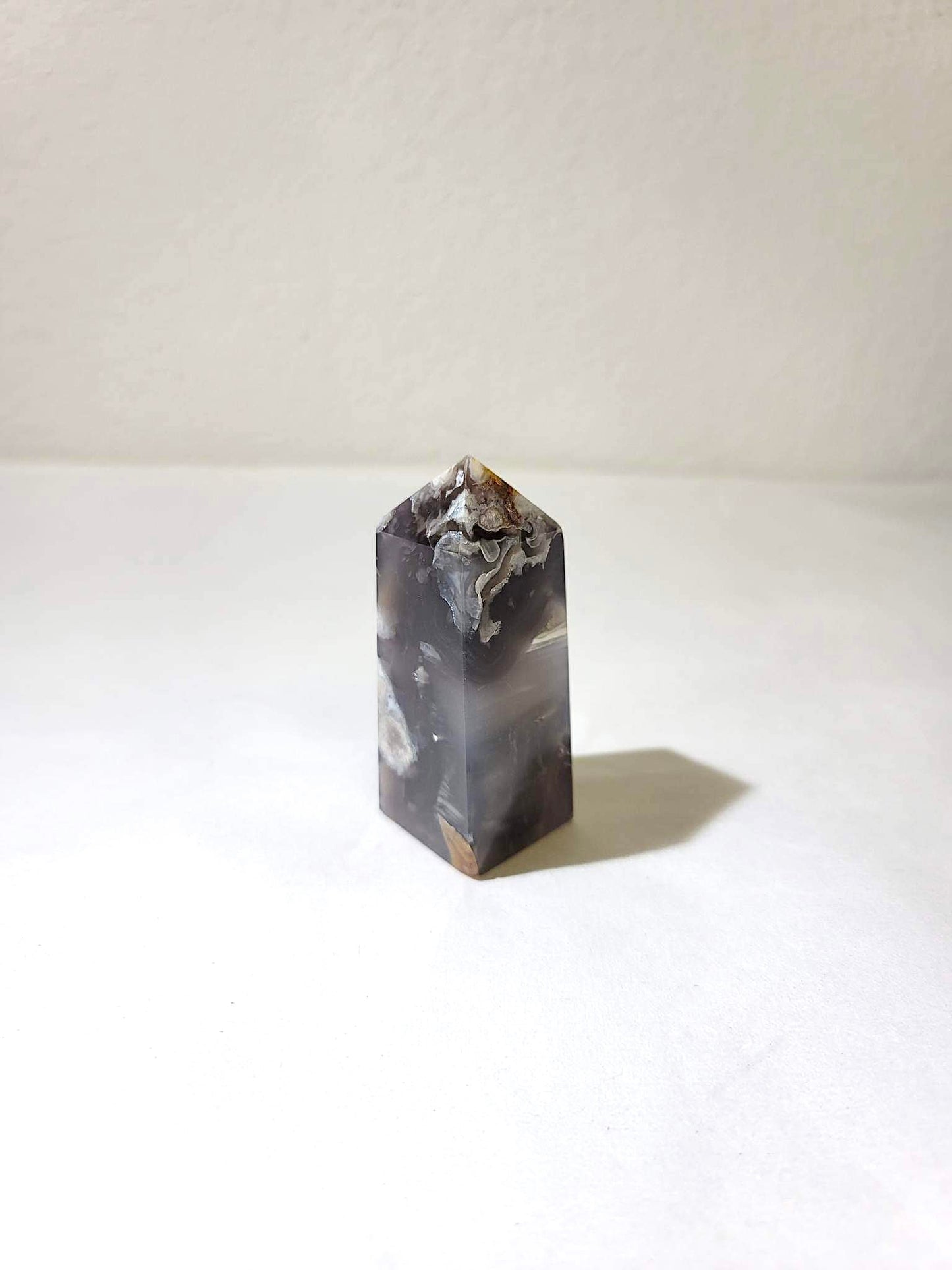 BLACK FLOWER AGATE TOWER | H124